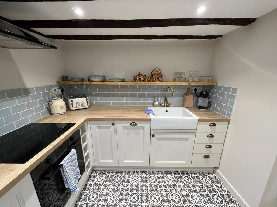Historic Cambridgeshire Cottage Godmanchester Exterior photo