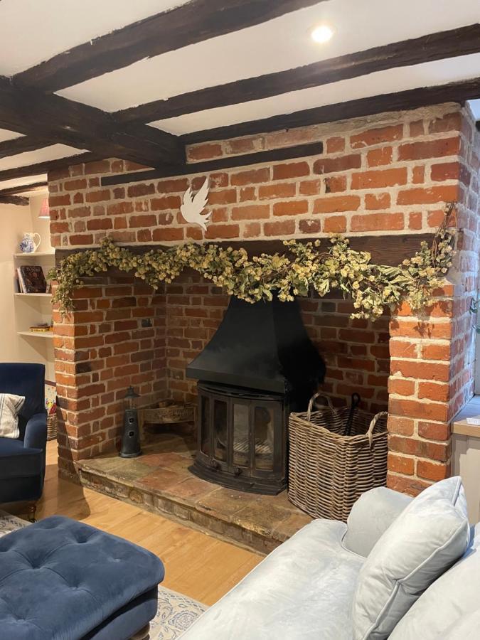 Historic Cambridgeshire Cottage Godmanchester Exterior photo